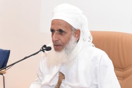 الشيخ أحمد بن حمد الخليلي المفتي العام لسلطنة عمان (الصحافة العمانية)