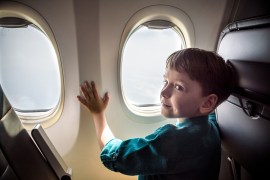 التعامل مع طفل شقي أثناء السفر