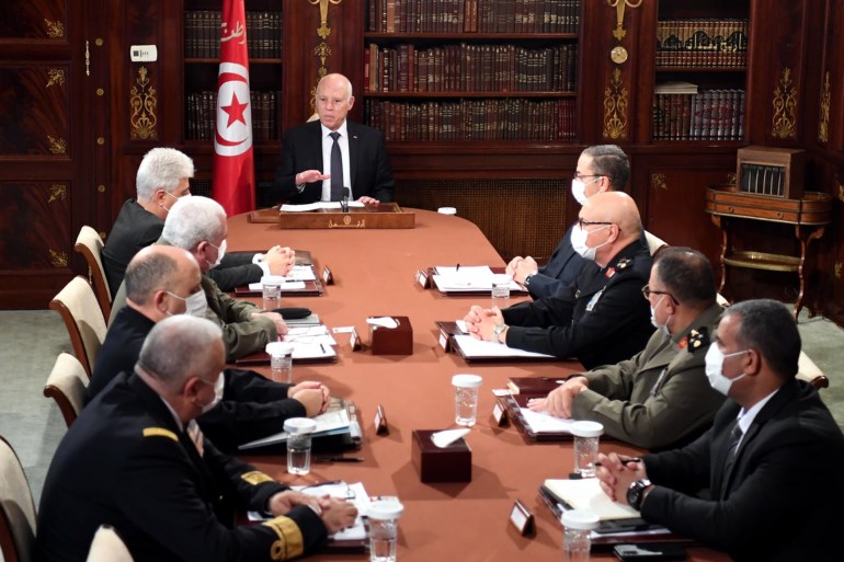 اجتماع الرئيس التونسي قيس سعيد بالمجلس الأعلى للجيوش في القصر الرئاسي