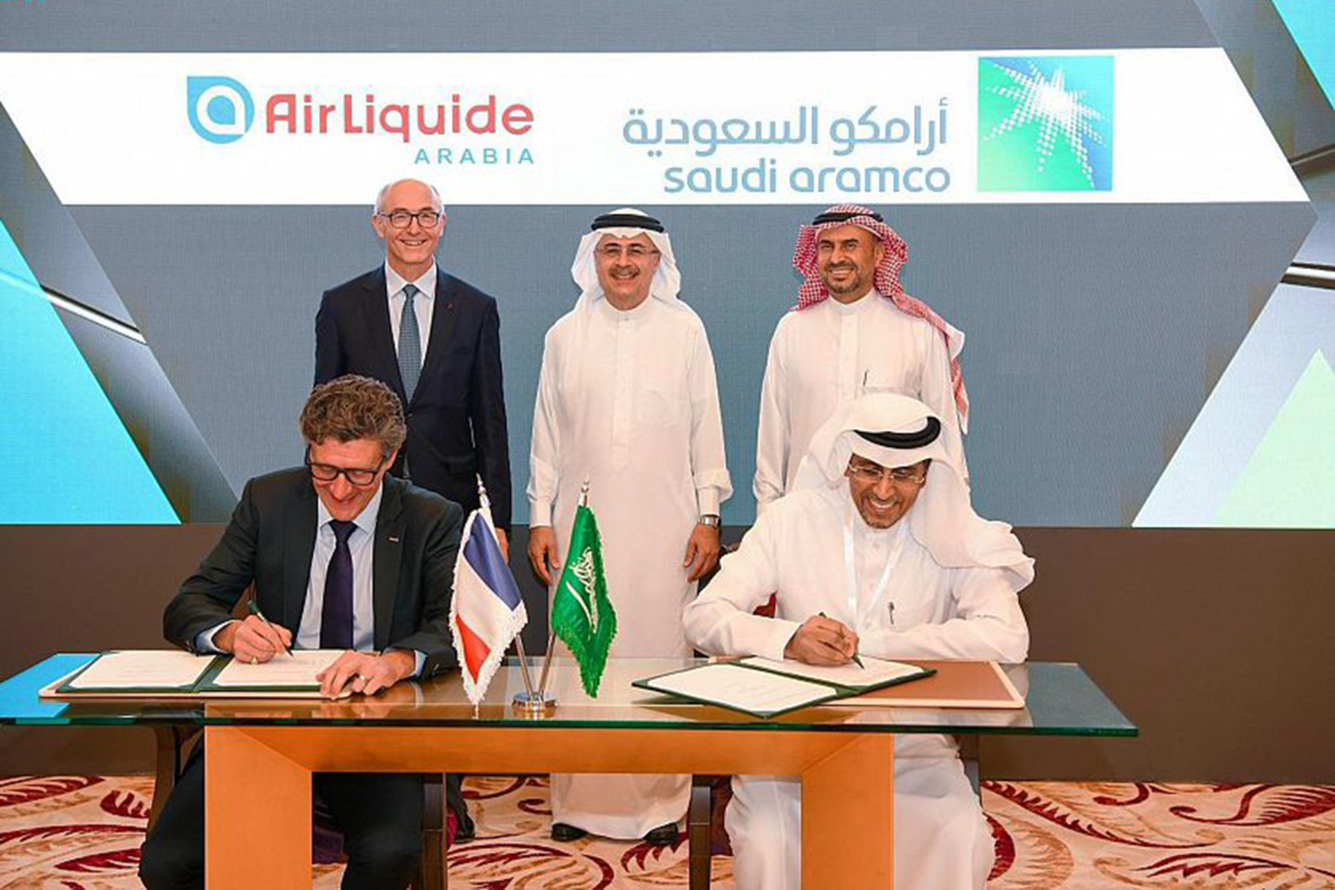 Saudi Aramco signe 5 accords avec des entreprises françaises