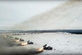 مركبات روسية حاملة للصواريخ أثناء تدريبات عسكرية بالقرب من أورينبورغ بروسيا (الأوروبية)