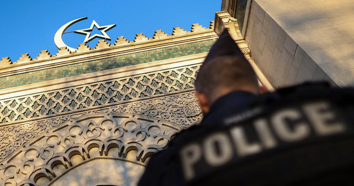 Renforcement des valeurs républicaines ou ciblage des musulmans ?  Les plateformes bourdonnent alors que la France ferme 21 mosquées |  conversation