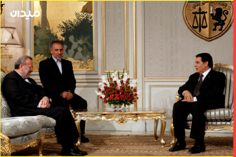 الرئيس التونسي آنذاك زين العابدين بن علي (يمين) يلتقي بوزير الخارجية الإيراني منوشهر متكي في قصر قرطاج  2007. (الأوروبية)