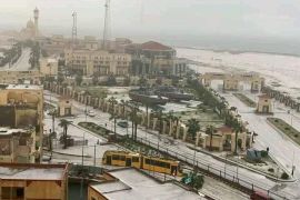 غطت الثلوج مناطق متفرقة بمحافظة الإسكندرية في مشهد غير معتاد مواقع التواصل الاجتماعي