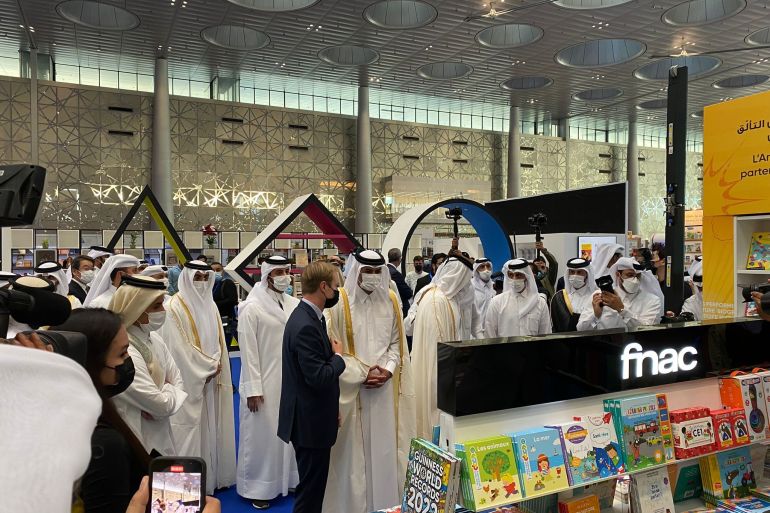 رئيس الوزراء القطري وزير الداخلية يفتتح معرض الدوحة للكتاب (الصحافة القطرية)