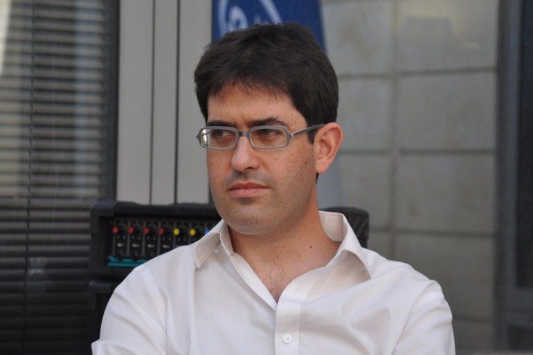 الصحافي الإسرائيلي، يؤاف شتيرن: تقديرات بتشكيل حكومة جديدة ويستبعد الذهاب لانتخابات
