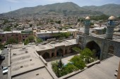 صورة عامة لمدينة سنندج غربي إيران (رويترز)