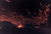 بغداد أثناء تعرضها للقصف فجر 17 يناير/ كانون الثاني 1991 (رويترز)