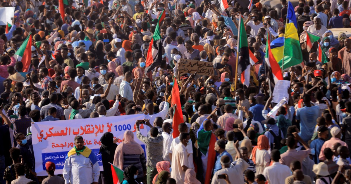 السودان.. مظاهرات اليوم باتجاه القصر الرئاسي والقوى السياسية تبحث المبادرة الأممية