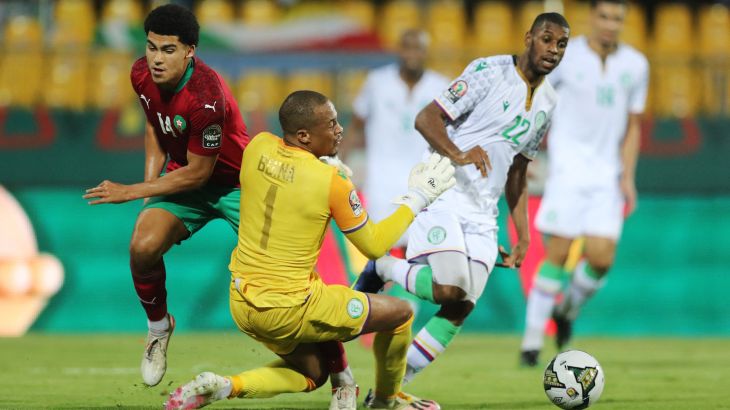 Africa Cup of Nations - Group C - Morocco v Comoros Soccer Football - Africa Cup of Nations - Group C - Morocco v Comoros - Stade Ahmadou Ahidjo, Yaounde, Cameroon - January 14, 2022 Morocco's Zakaria Aboukhlal in action with Comoros' Salim Ben Boina and Said Bakari REUTERS/Mohamed Abd El Ghany