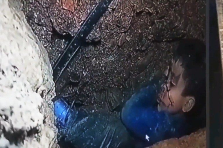 أنقذوا ريان.. حملة في المغرب لإنقاذ طفل سقط في بئر عمقها 30 مترا | منوعات |  الجزيرة نت