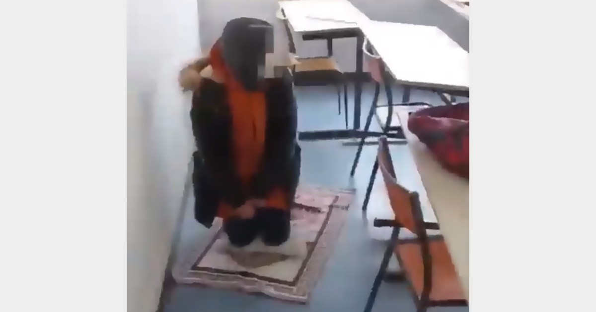 Une vidéo d’étudiants voilés priant dans une université suscite la polémique en France |  Miroiter