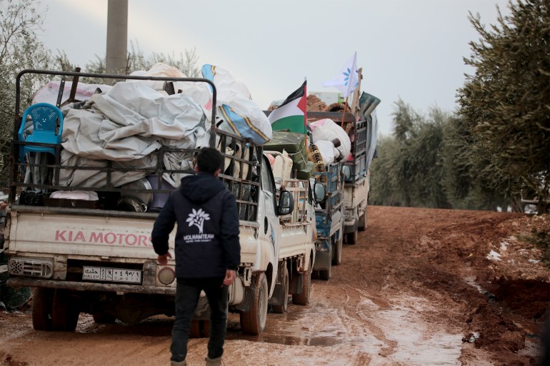 2- سوريا - إدلب - نجحت الحملات الأخيرة بتأمين مساكن مستقلة لمئات الأسر السورية النازحة (الجزيرة نت).