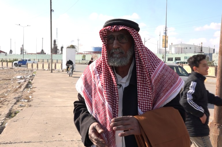 لحاج عمر ذياب من ناحية القيارة جنوب الموصل يصف معاناة أهالي الناحية من الغازات التي تنبعث من حقول ومصفى القيارة النفطي جنوب الموصل.