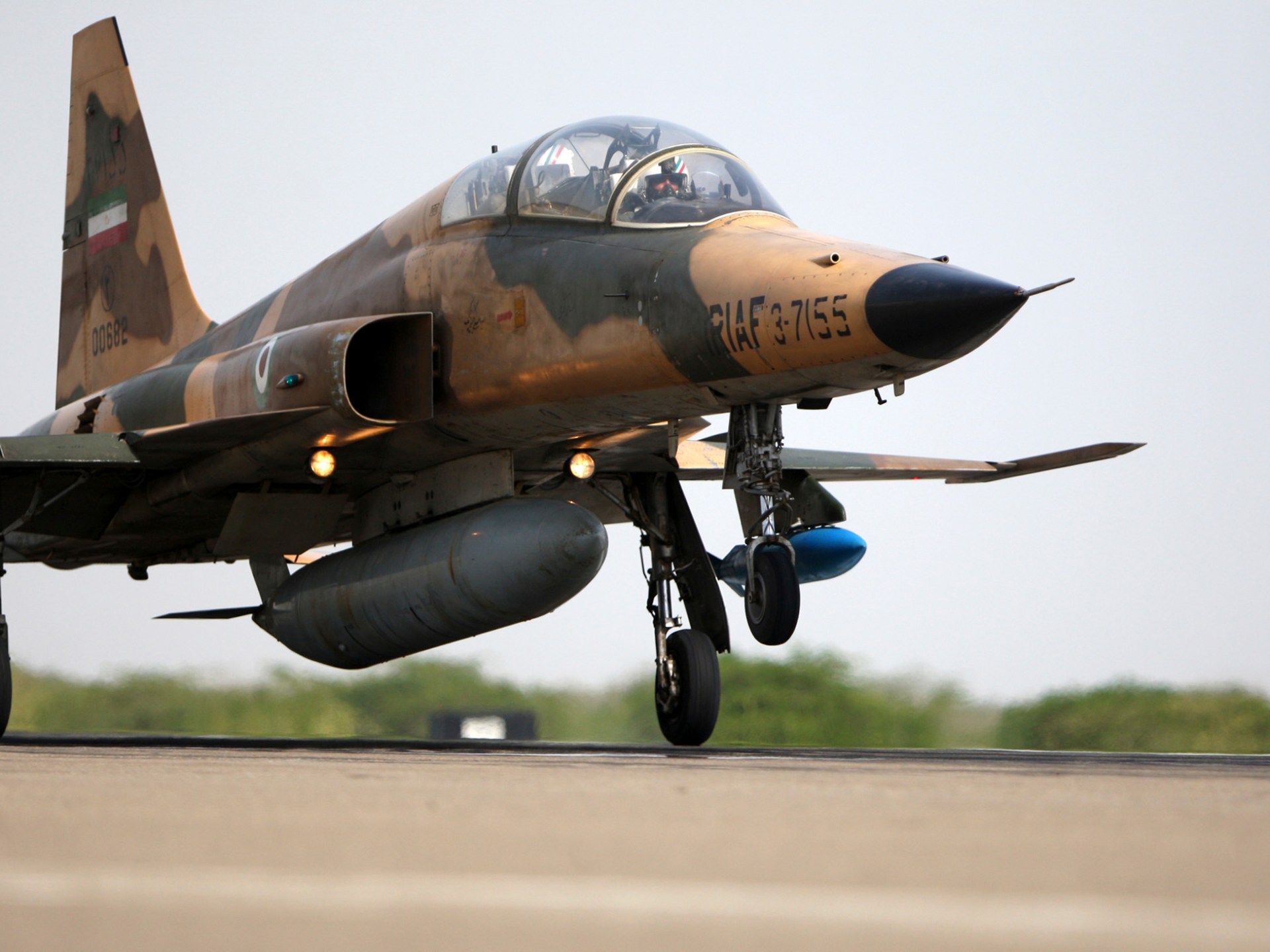 تحطم طائرة مقاتلة تابعة للحرس الثوري جنوبي إيران