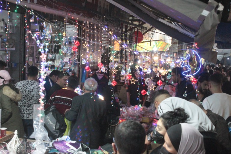 الاسواق التجارية شهدت قبالا متزايدا لشراء حاجيات رمضان. الجزيرة وسط البلد