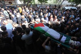 تشييع جثمان محمد حسن عساف الذي استشهد برصاص الاحتلال في الصدر اليوم الأربعاء (الأناضول)