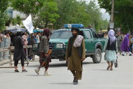 At least 6 killed in Kabul school blasts