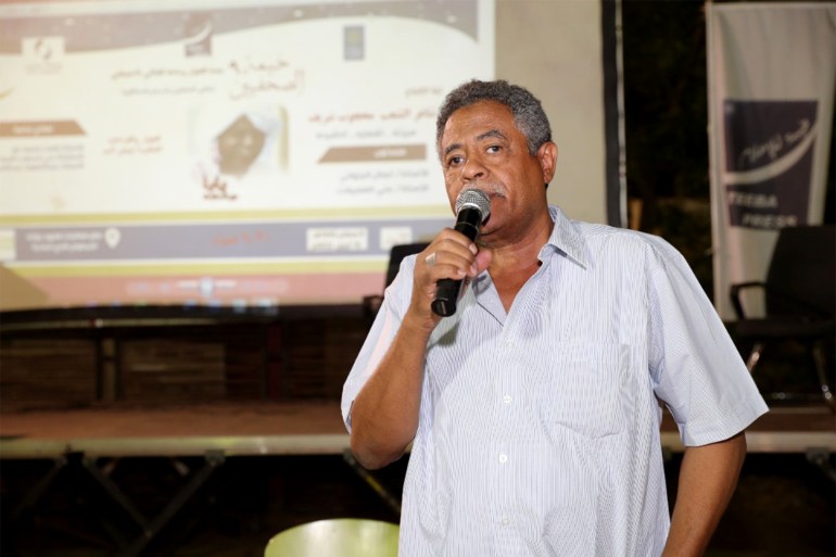 المدير العام لمركز طيبة برس، محمد لطيف،في تدشين خيمة الصحفيين - المصدر إعلام الفعالية