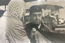 فلسطين- رام الله- عزيزة نوفل - بشير خيري بعد الإفراج عنه من الاعتقال الأول- مصدر الصور أرشيف العائلة