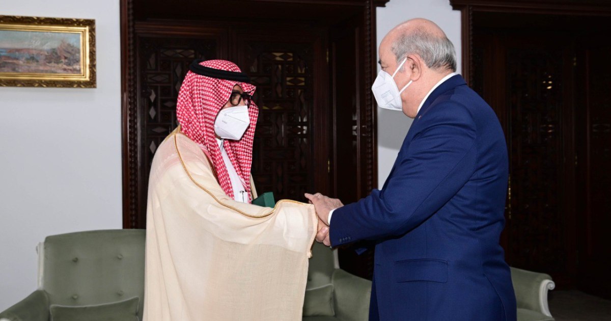 في رسالة إلى الرئيس الجزائري.. الملك سلمان يؤكد موقف السعودية الثابت من قضية فلسطين
