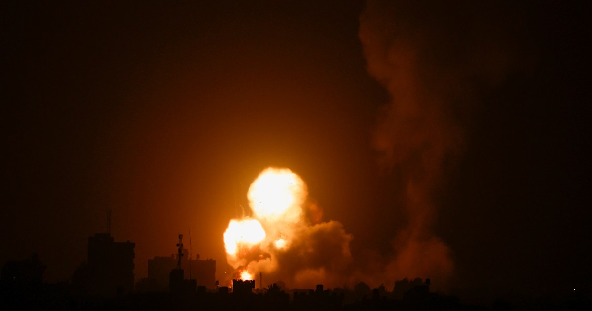 الاحتلال يعلن رصد إطلاق صاروخين باتجاه عسقلان ويشن غارات على غزة