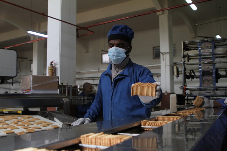 يتوقع انخفاض محوظ في صناعة الحلويات الرمضانية بسبب ارتفاع أسعار مكوناتها-رائد موسى-الجزيرة نت