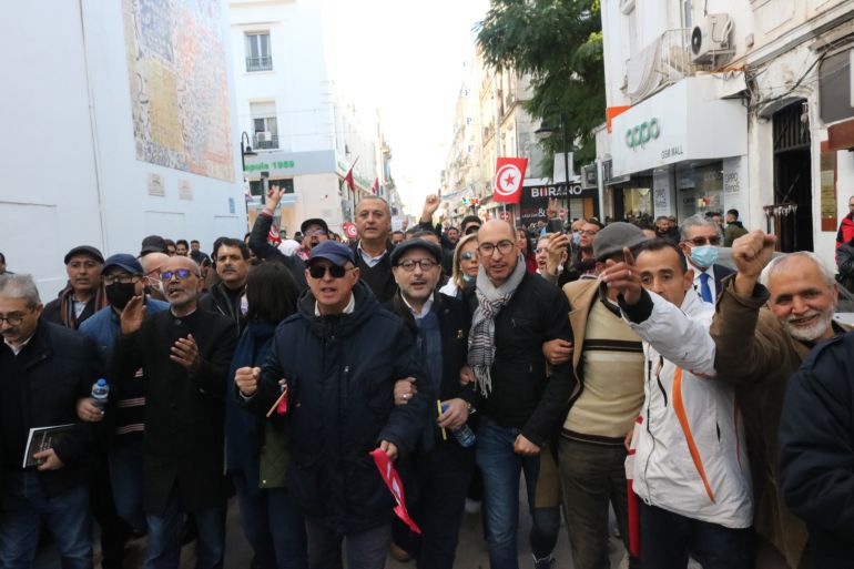 أحزاب تونسية توعدت بتصعيد أشكال نضالها ضد الرئيس- الجزيرة