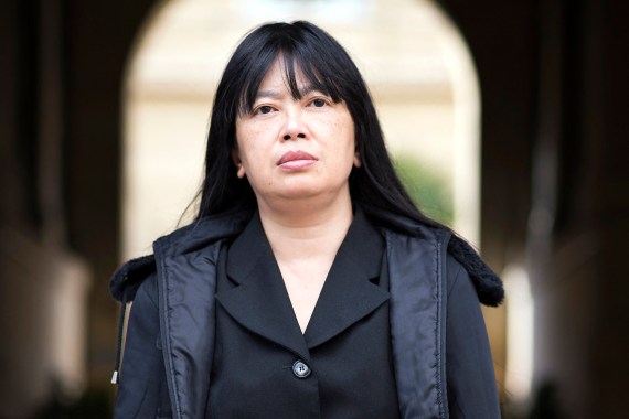 (FILES) In this file photo taken on October 5, 2012 French writer Linda Le poses in Paris. - Linda Le died on May 9, 2022 aged 58, her publisher announced. (Photo by LIONEL BONAVENTURE / AFP)