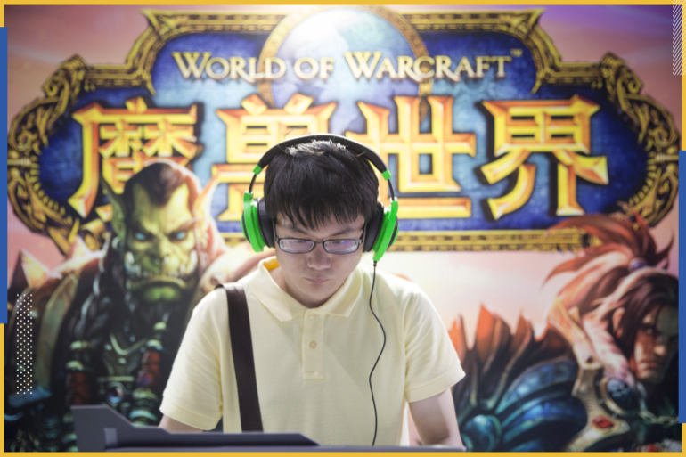 epa05445151 A visitor tries to play World of Warcraft online game at the ChinaJoy Expo, an annual online gaming expo, in Shanghai, China, 28 July 2016. The gaming market in China has increased by 30 percent year on year, in the first half of 2016, and sales revenue has reached 78.8 billion yuan (11.8 billion US dollar), according to data gathered by Chinese media. EPA/SHERWIN CHINA OUT