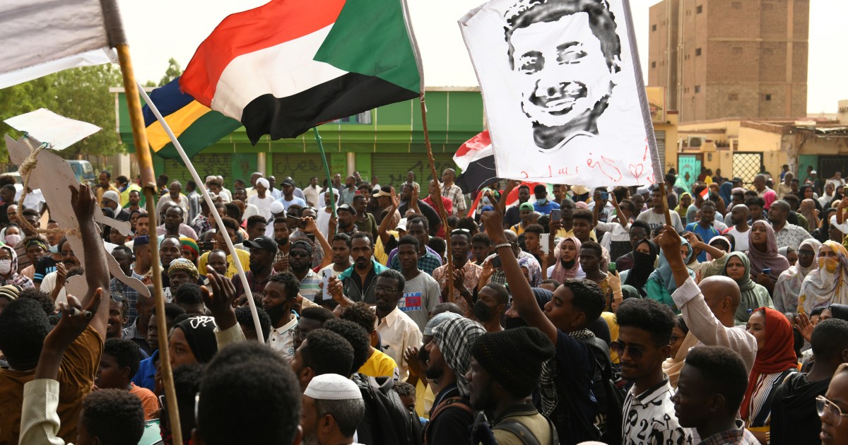 السودان.. ثاني قتيل بصفوف المتظاهرين منذ رفع الطوارئ و"الحرية والتغيير" تقاطع الحوار السياسي