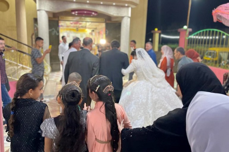 التوصيف: زادت حالات الطلاق بشكل مقلق في مصر مقابل الزواج (الجزيرة نت)