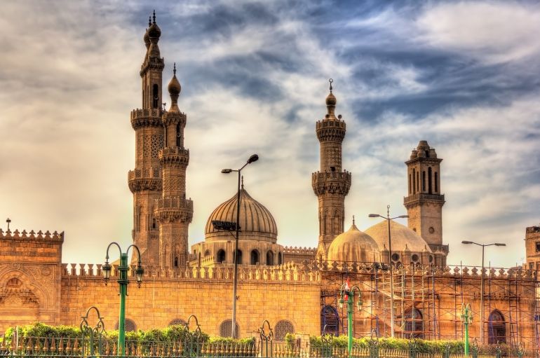 ابن الهيثم عاش شطرا كبيرا من حياته في القاهرة بالقرب من مسجد الأزهر حيث كتب مؤلفات عدة