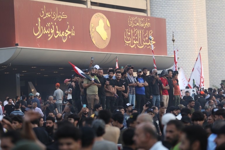 Protesters continue open sit-in inside Iraqi parliament
