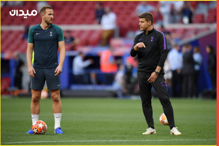 MADRID, SPAIN - MAY 31: Mauricio Pochettino, Manager of Tottenham Hotspur speaks with Harry Kane of Tottenham Hotspur during the Tottenham Hotspur training session on the eve of the UEFA Champions League Final against Liverpool at Estadio Wanda Metropolitano on May 31, 2019 in Madrid, Spain. (Photo by Matthias Hangst/Getty Images)