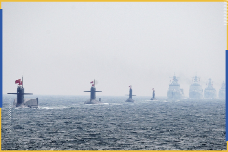 الفواصات والسفن الحربية الصينية في أسطول استعراضي في 2009 (رويترز)