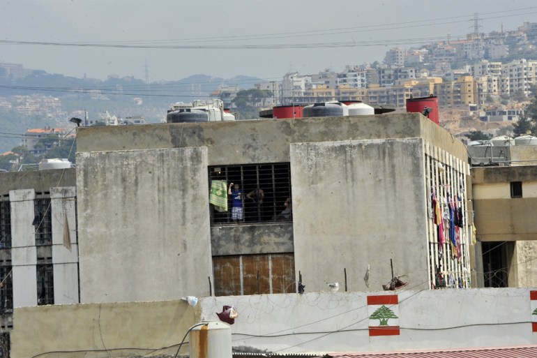 مبنى رومية يخفي مأساة اكبر سجون لبنان - الجزيرة
