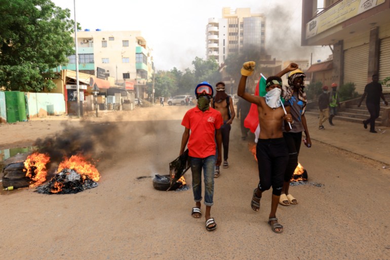 Sudanese protesters stage fresh demonstrations against military