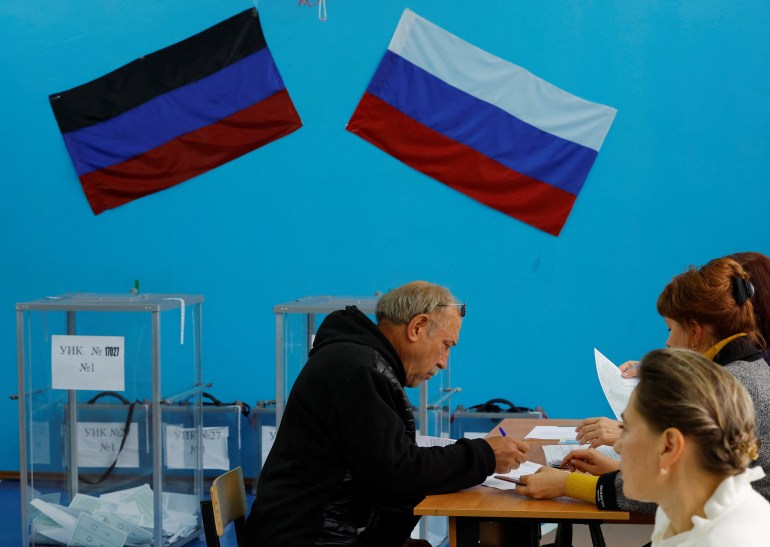 Referendum on joining of self-proclaimed Donetsk People's Republic to Russia in Donetsk