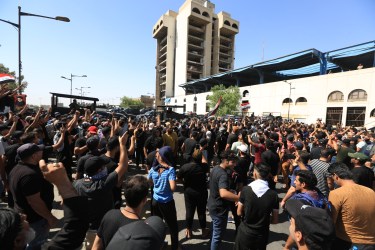 Al-Sadr supporters take to streets ahead of parliamentary session in Baghdad