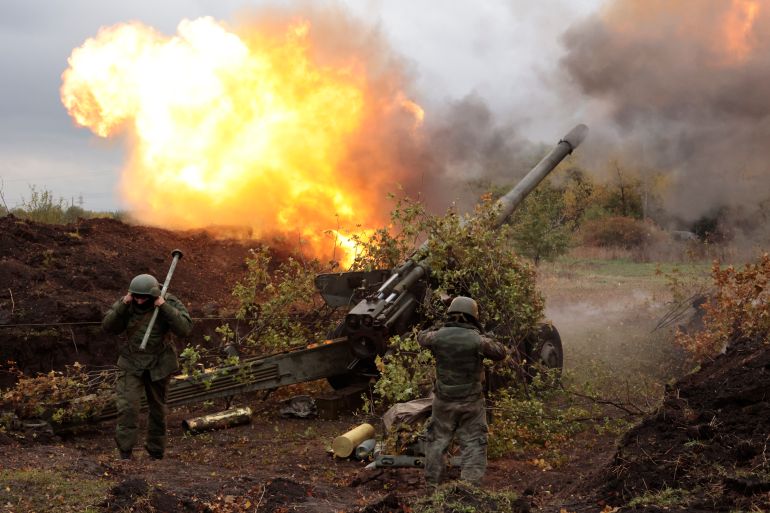Servicemen of DPR fire artillery in Donetsk