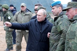 Putin inspects training of mobilized recruits