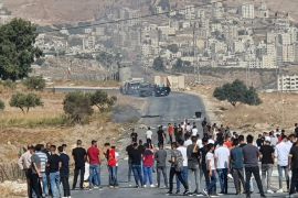استمرار اغلاق الاحتلال لحواجز نابلس واقتحام لقراها الشرقية