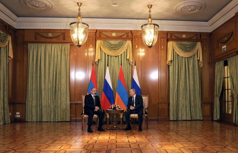 Russian President Vladimir Putin meets Armenian Prime Minister Nikol Pashinyan in Sochi