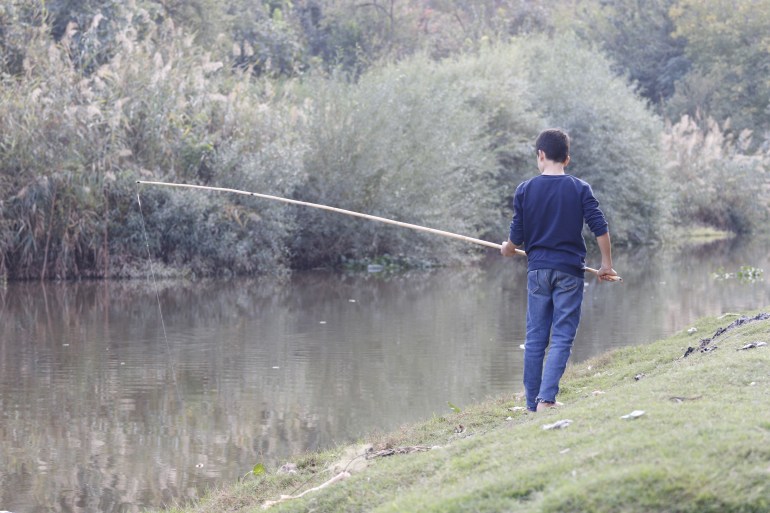 - معظم الأطفال العاملين في الصيد متسربون من التعليم في مناطق سيطرة المعارضة