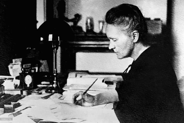 Personalities. Medicine. Science/Health. pic: circa 1910. Marie Curie, (Polish born French Physicist) 1867-1934, pictured working at her desk. Marie Curie won the 1903 Nobel Prize for Physics with husband Pierre and after his death in 1906 she won the 191