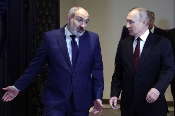 Russian President Putin and Armenian Prime Minister Pashinyan attend CSTO summit in Yerevan
