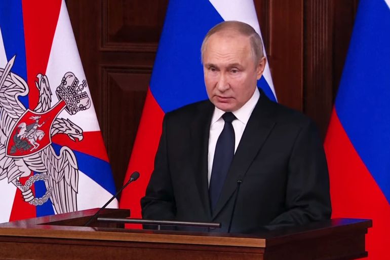 صورة لخطاب بوتين أمام اجتماع عسكري