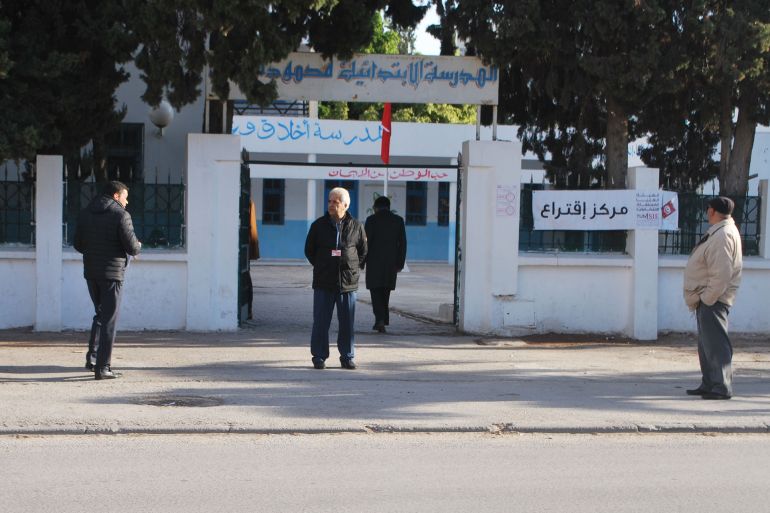 : جانب من عملية التصويت في الانتخابات التشريعية/العاصمة تونس/17 ديسمبر/كانون الأول 2022