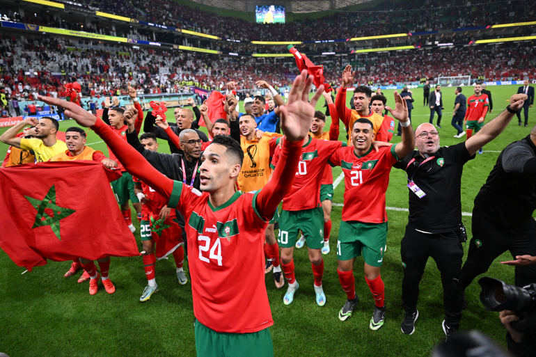 فرحة عارمة لمنتخب المغرب بالتأهل إلى نصف نهائي كأس العالم